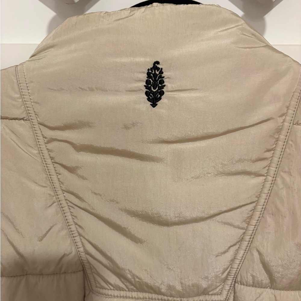 FP Movement On the Move Packable Beige Puffer Vest - Picture 7 of 12